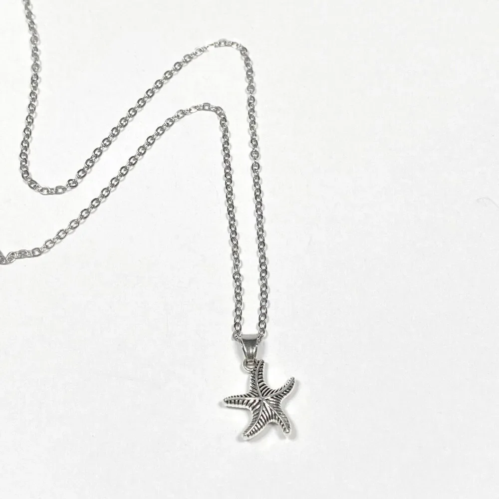 Puffy Starfish Pendant Necklace Dainty Silver Tone Ocean Beach Charm Minimalist